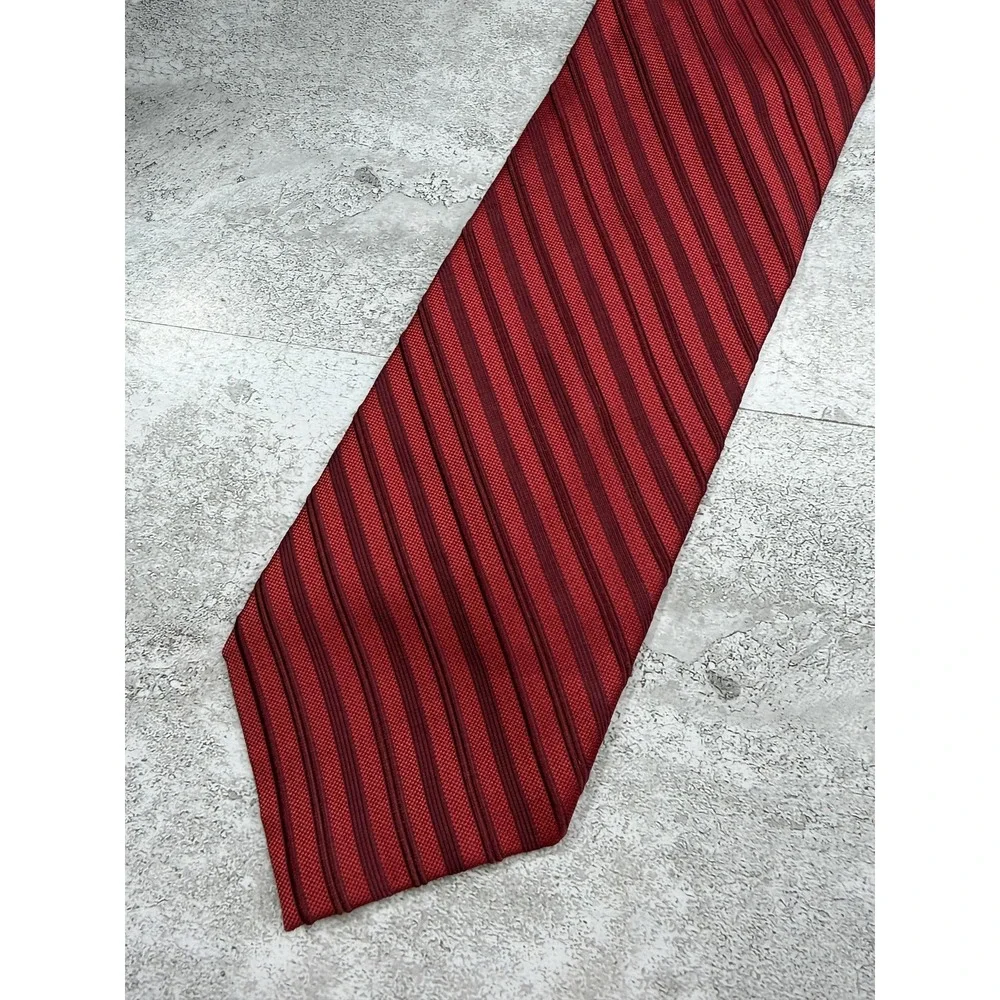 Jos. A. Bank 100% Silk Tie Mens OS Red Striped  Pointed Italy Necktie Classic